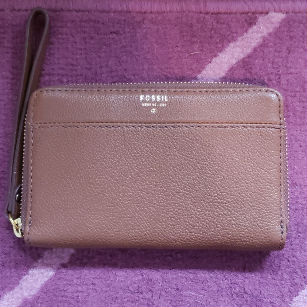 Fossil Wristlet
